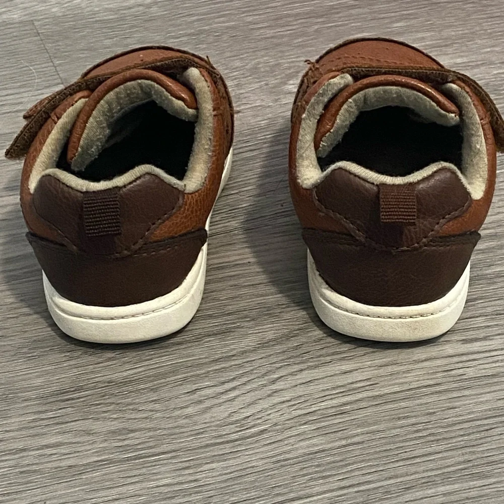 Carter’s Baby Brown First Walker Shoe Size 5